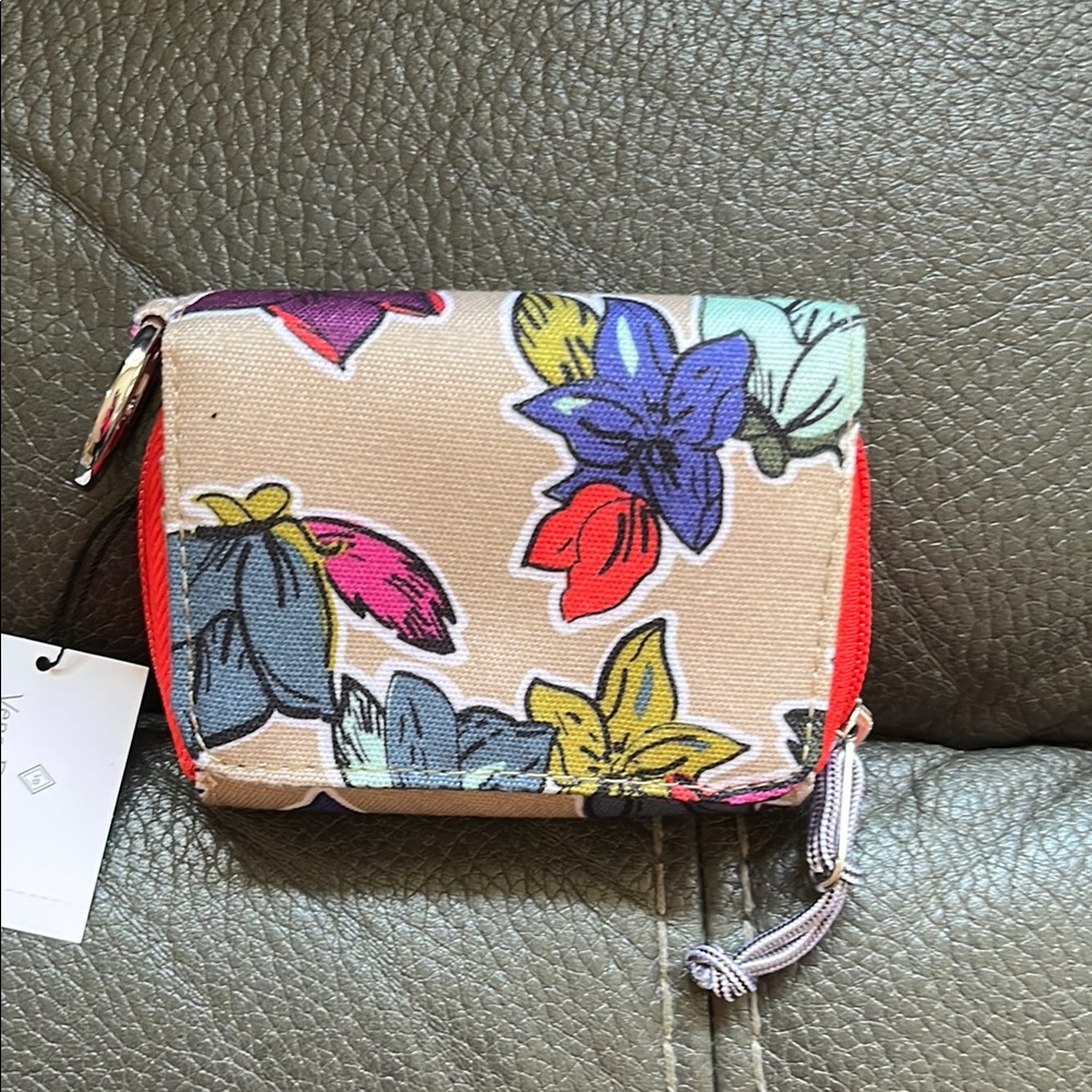 Vera Bradley lighten up RFID Floral Canvas card case